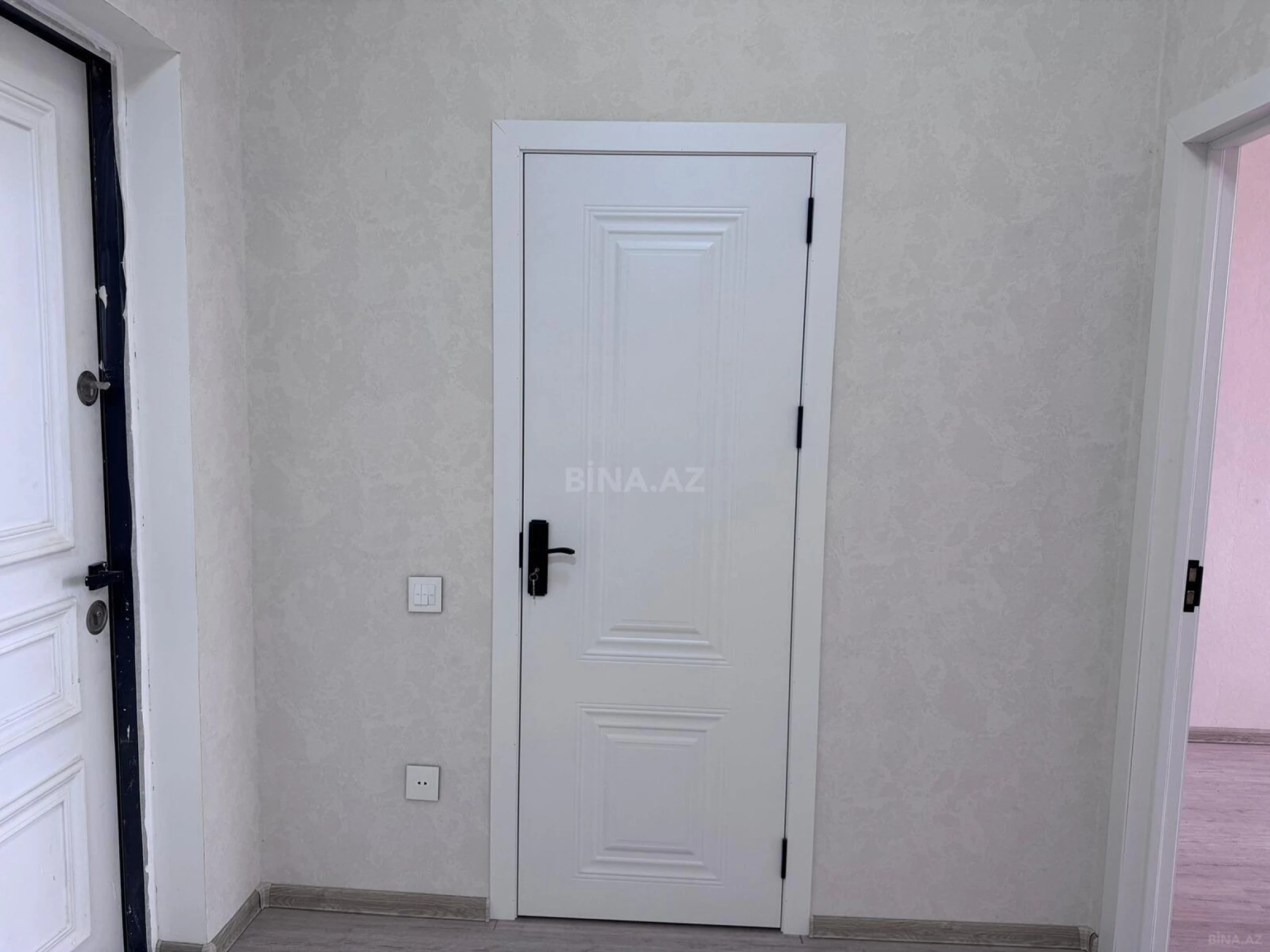 Satılır 2 otaqlı mənzil 56 m²