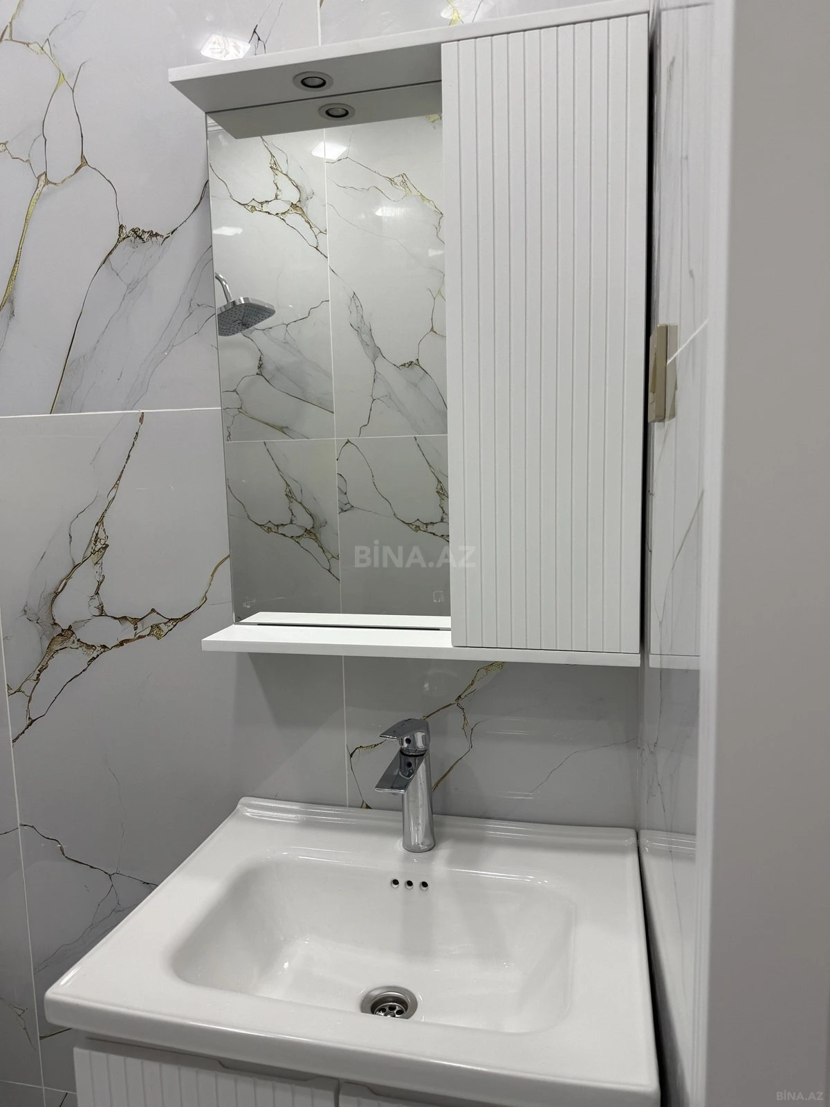 Satılır 2 otaqlı mənzil 60 m²