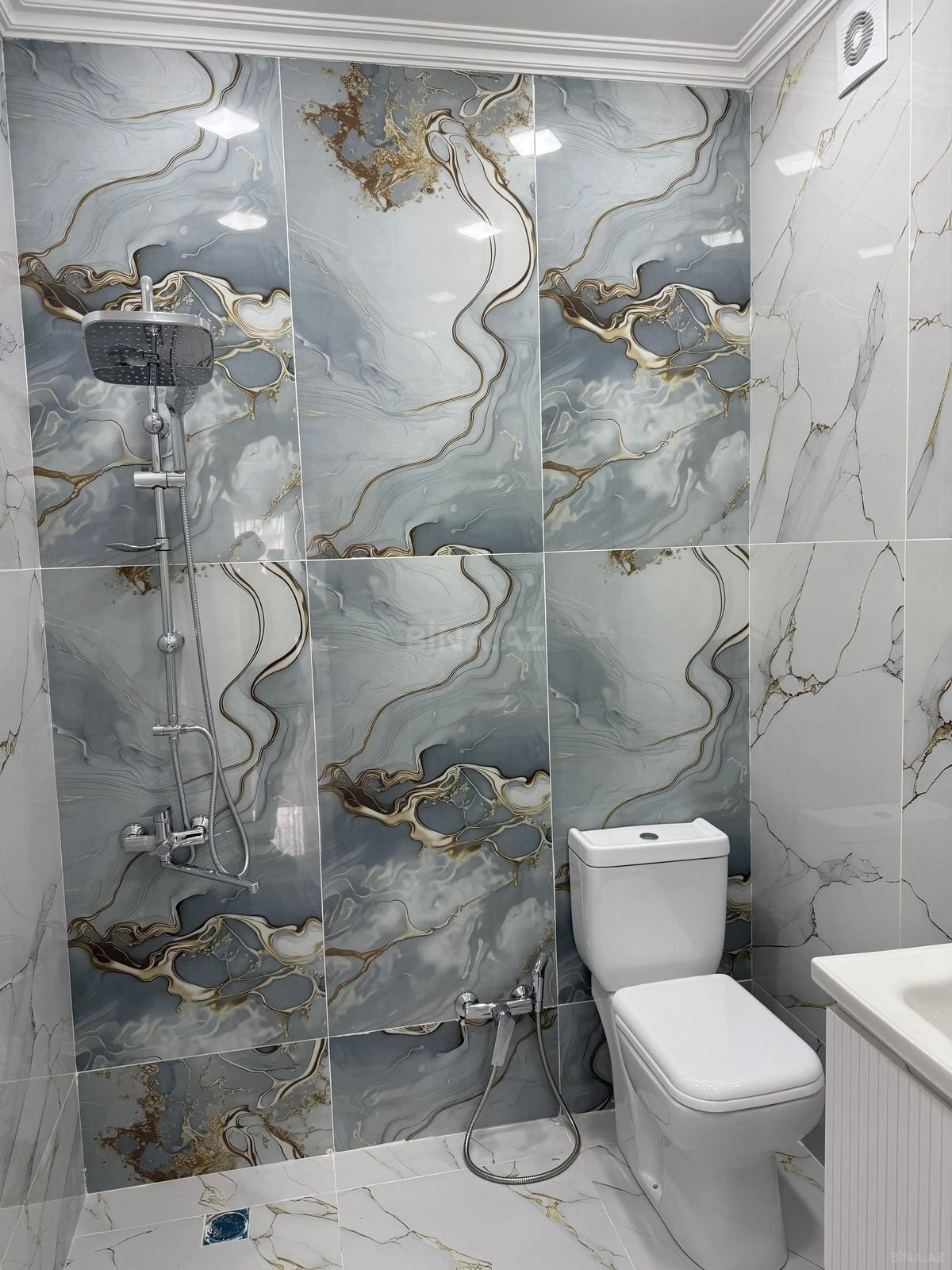 Satılır 2 otaqlı mənzil 60 m²