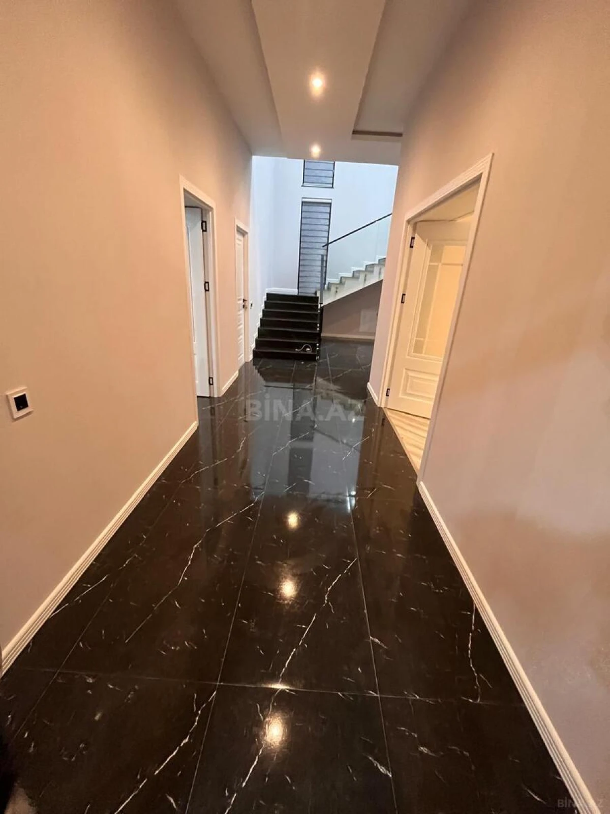 Kirayə verilir 5 otaqlı həyət evi 300 m²