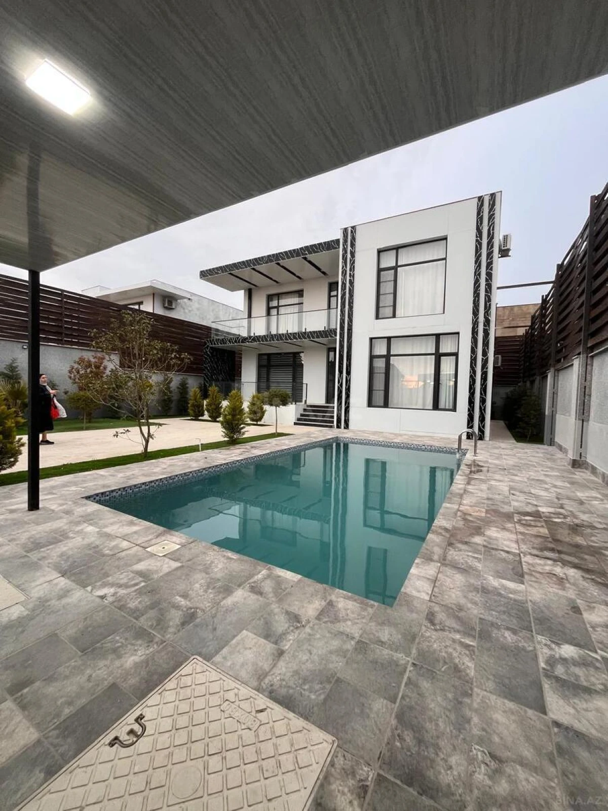 Kirayə verilir 5 otaqlı həyət evi 300 m²