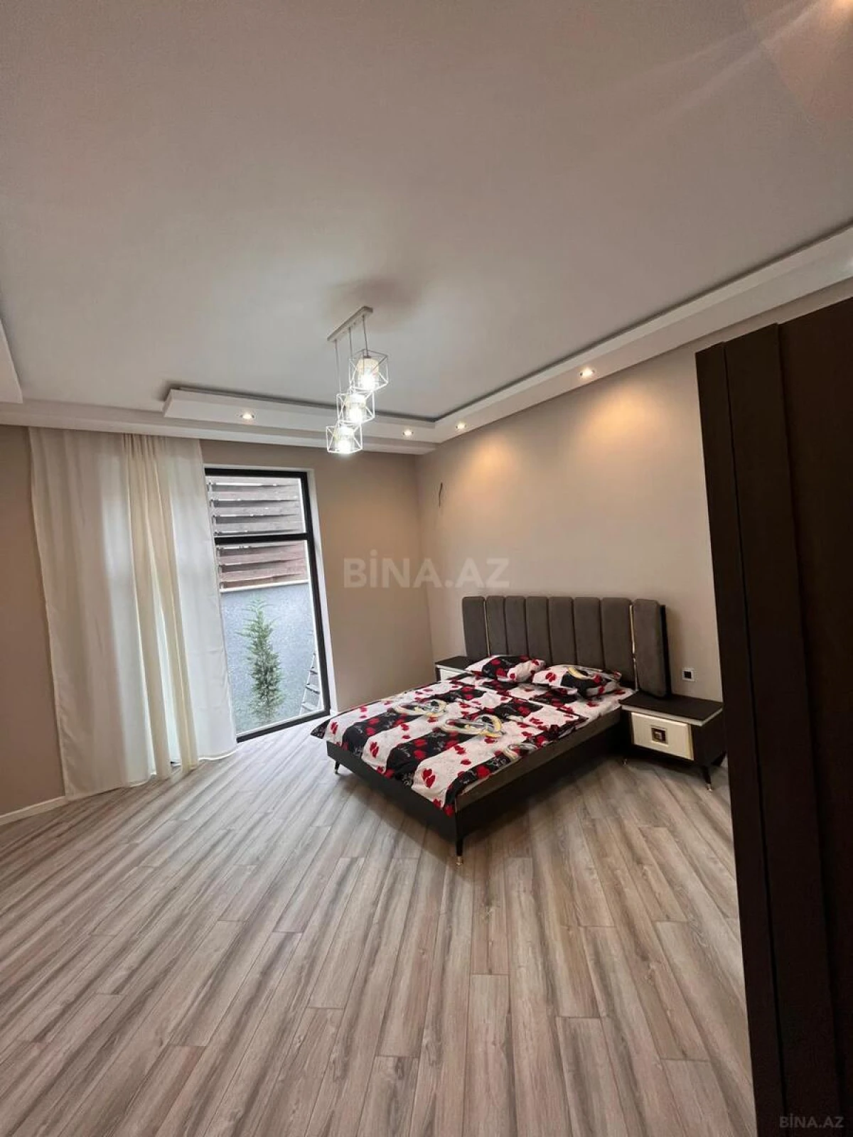 Kirayə verilir 5 otaqlı həyət evi 300 m²
