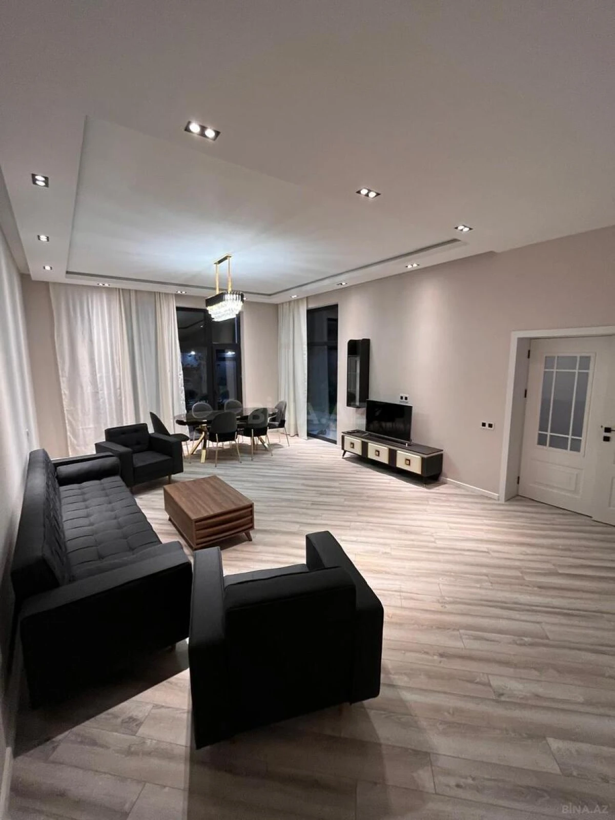 Kirayə verilir 5 otaqlı həyət evi 300 m²