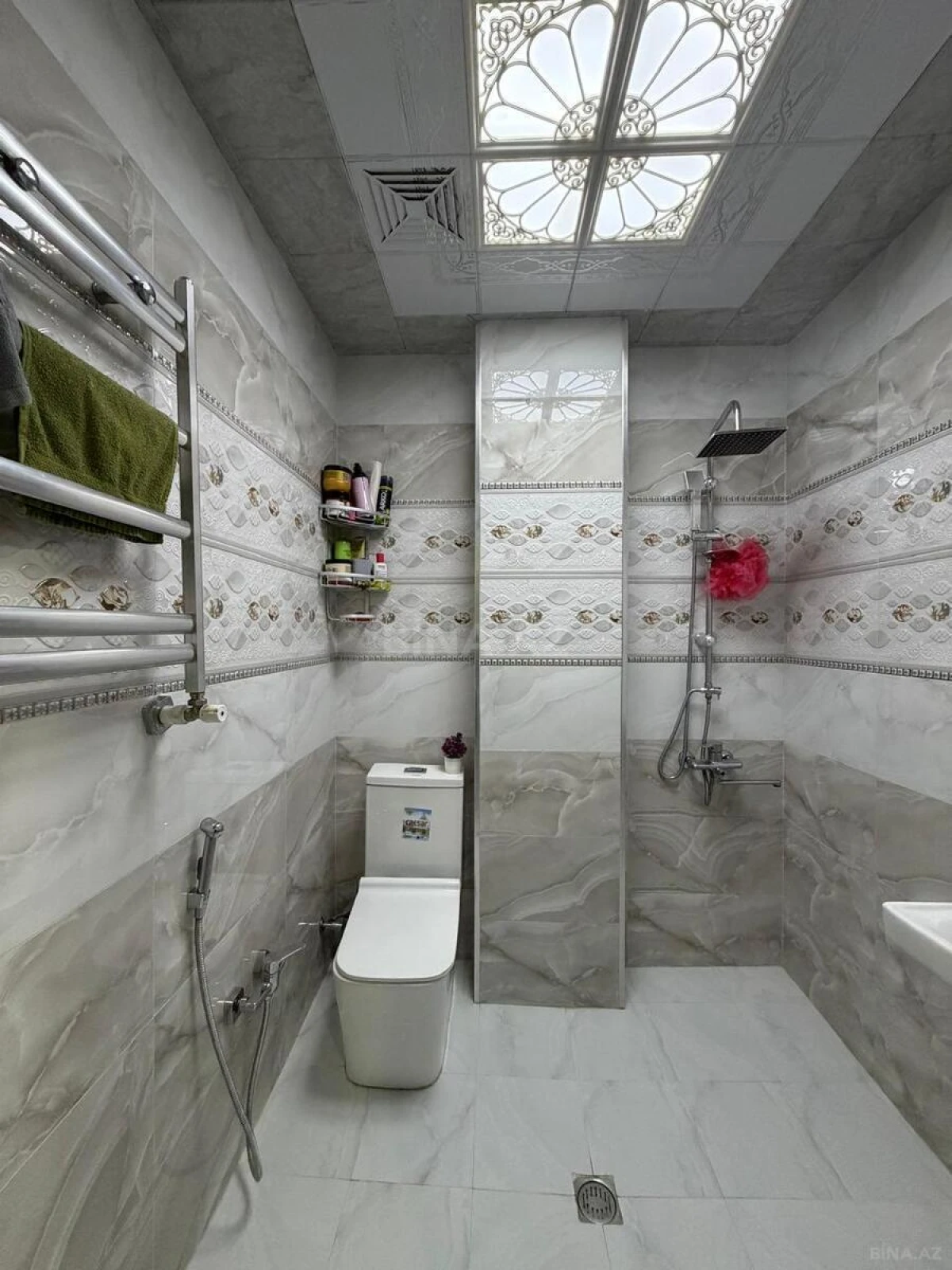 Satılır 2 otaqlı mənzil 82 m²