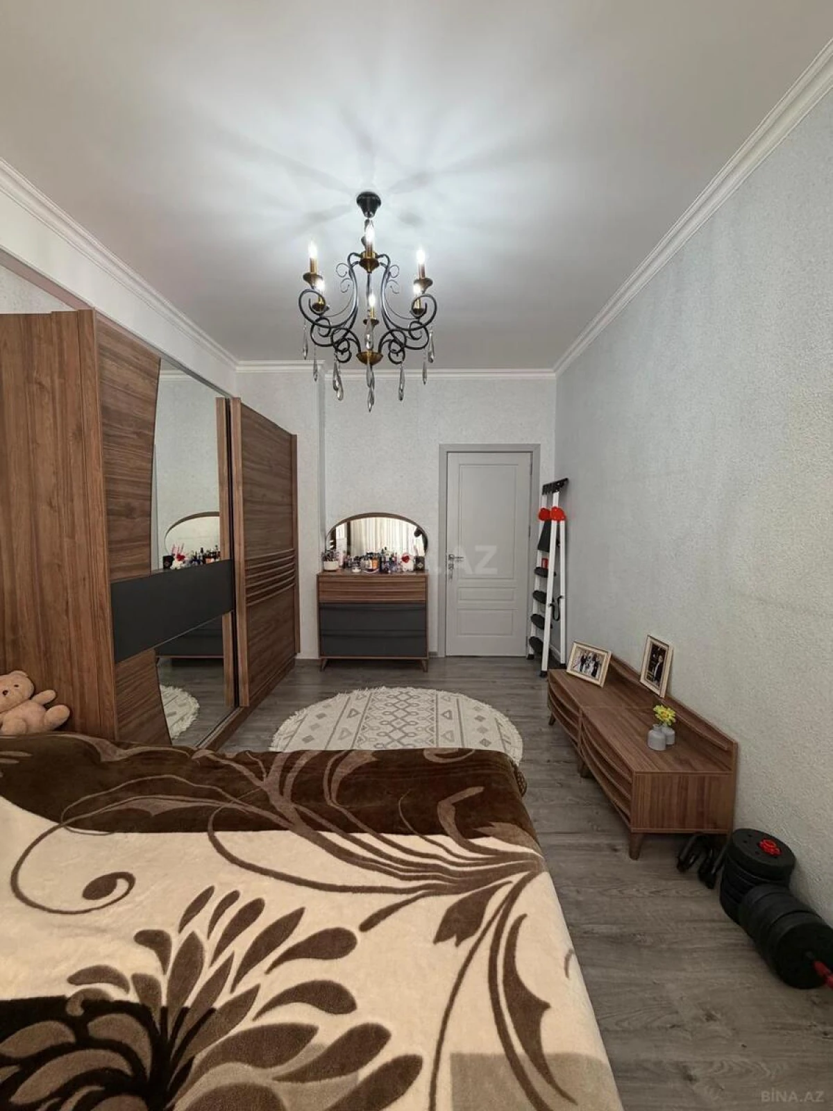 Satılır 2 otaqlı mənzil 82 m²