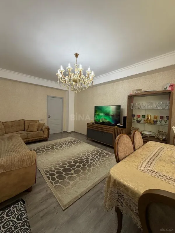 Satılır 2 otaqlı mənzil 82 m²