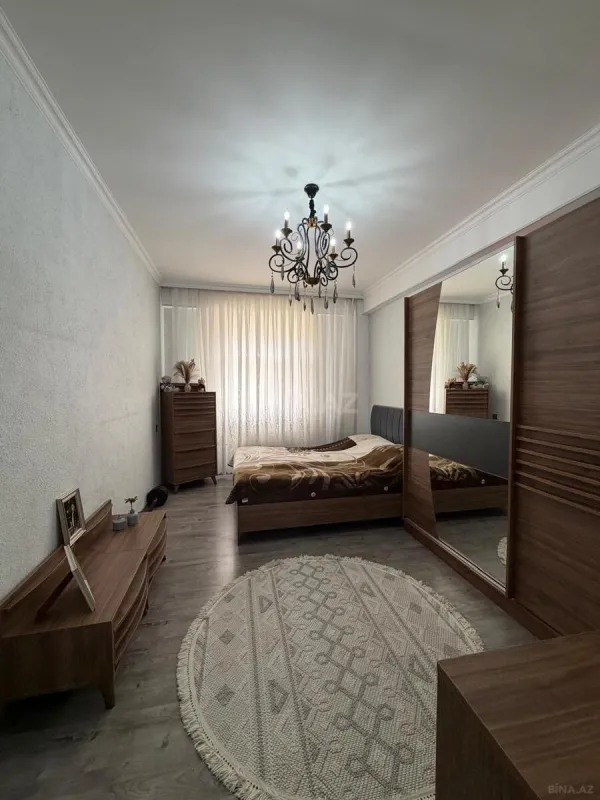 Satılır 2 otaqlı mənzil 82 m²