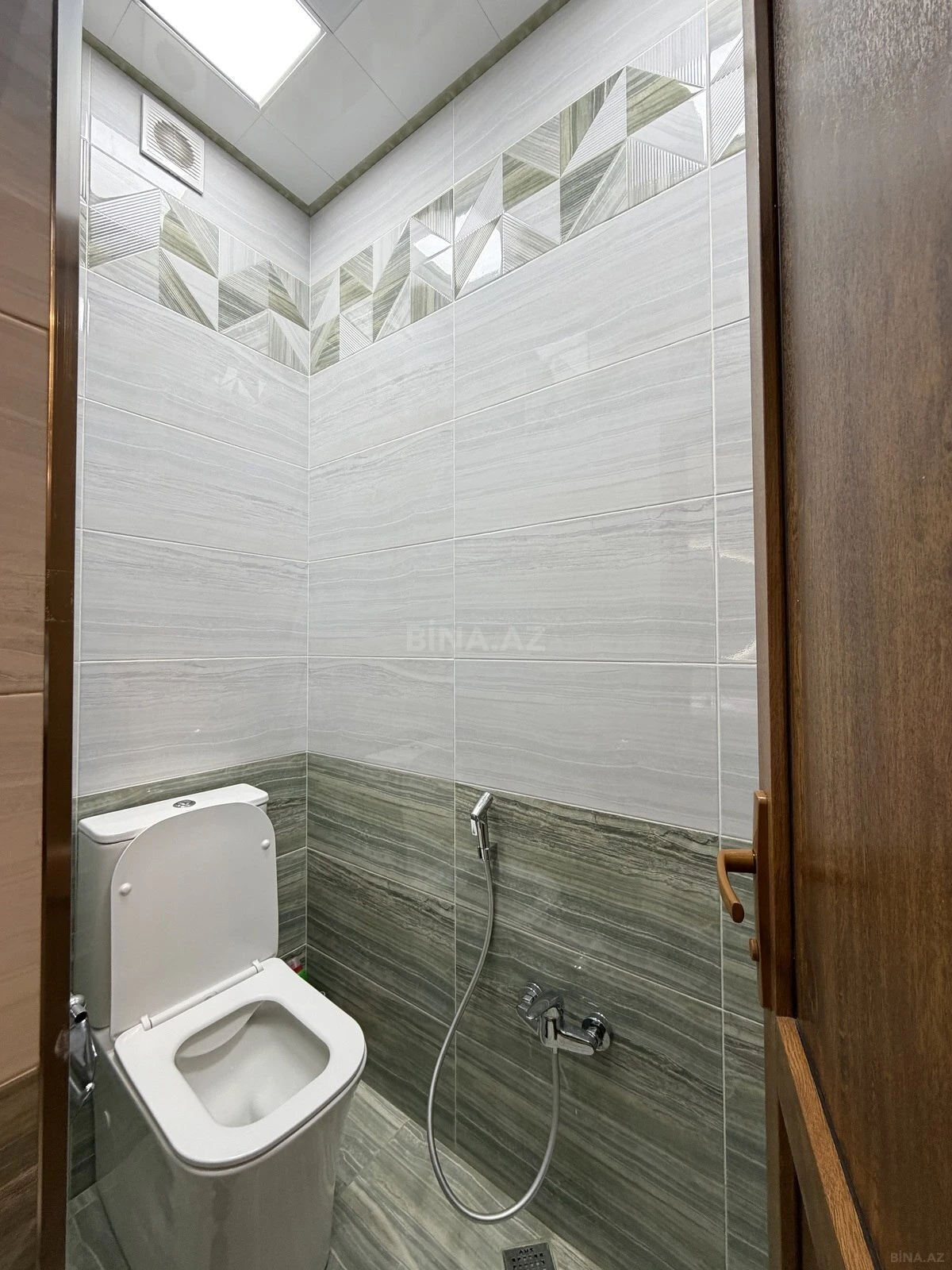 Satılır 3 otaqlı mənzil 105 m²