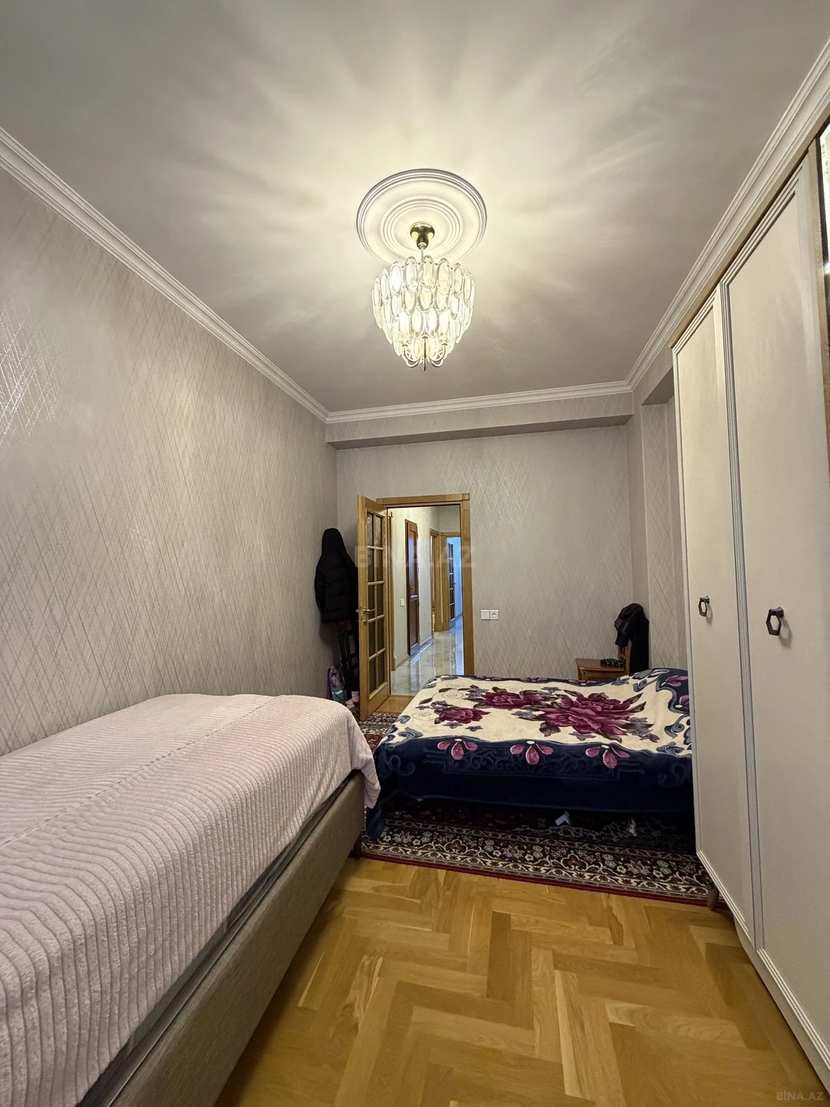 Satılır 3 otaqlı mənzil 105 m²