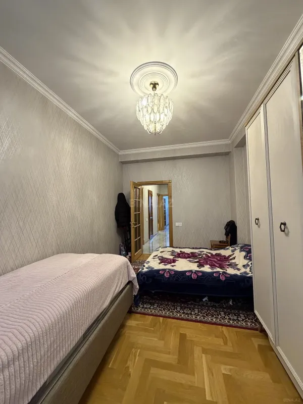 Satılır 3 otaqlı mənzil 105 m²