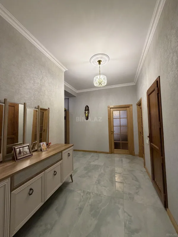 Satılır 3 otaqlı mənzil 105 m²