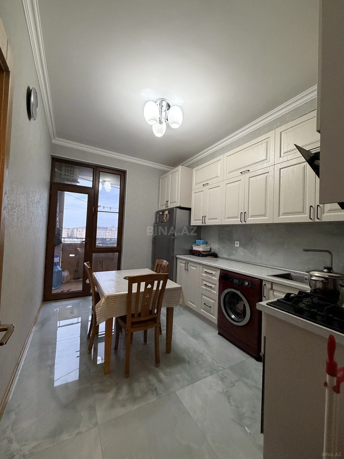 Satılır 3 otaqlı mənzil 105 m²