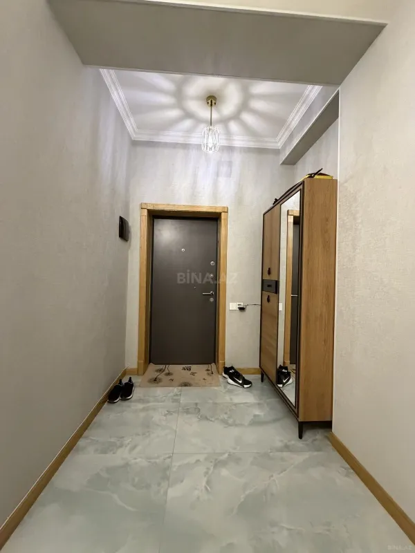 Satılır 3 otaqlı mənzil 105 m²