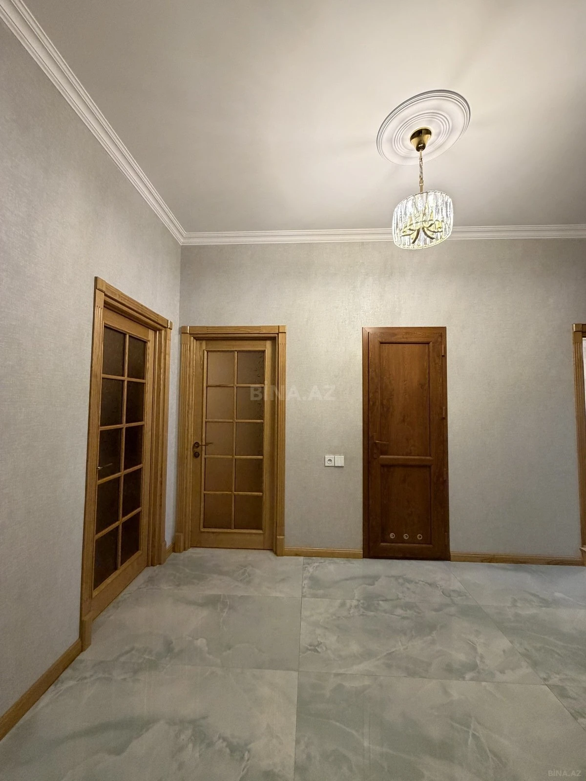 Satılır 3 otaqlı mənzil 105 m²