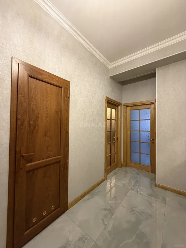 Satılır 3 otaqlı mənzil 105 m²