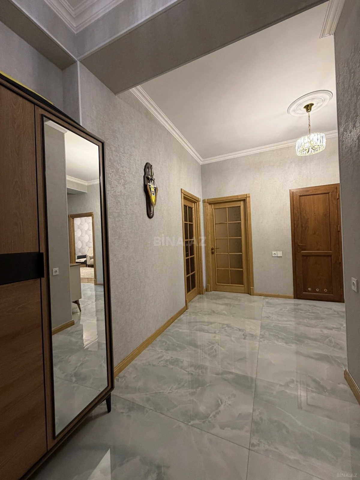 Satılır 3 otaqlı mənzil 105 m²
