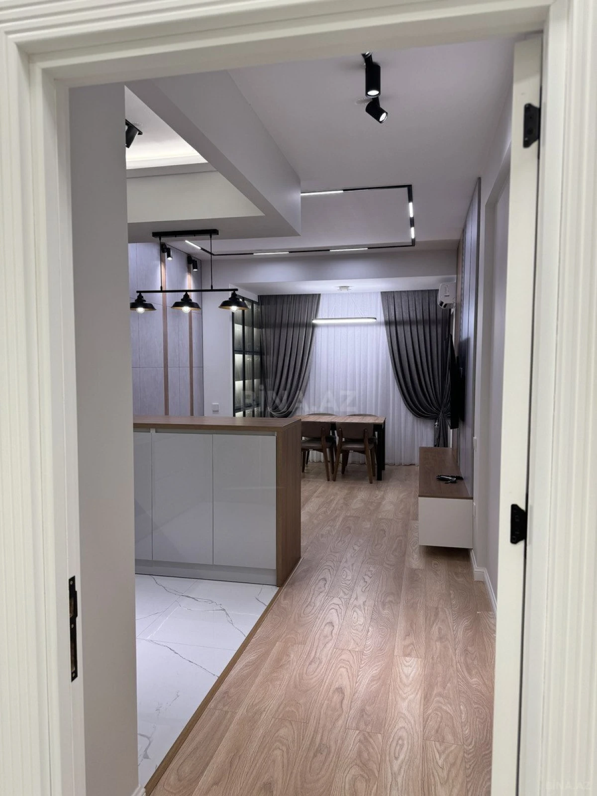 Kirayə verilir 2 otaqlı mənzil 65 m²