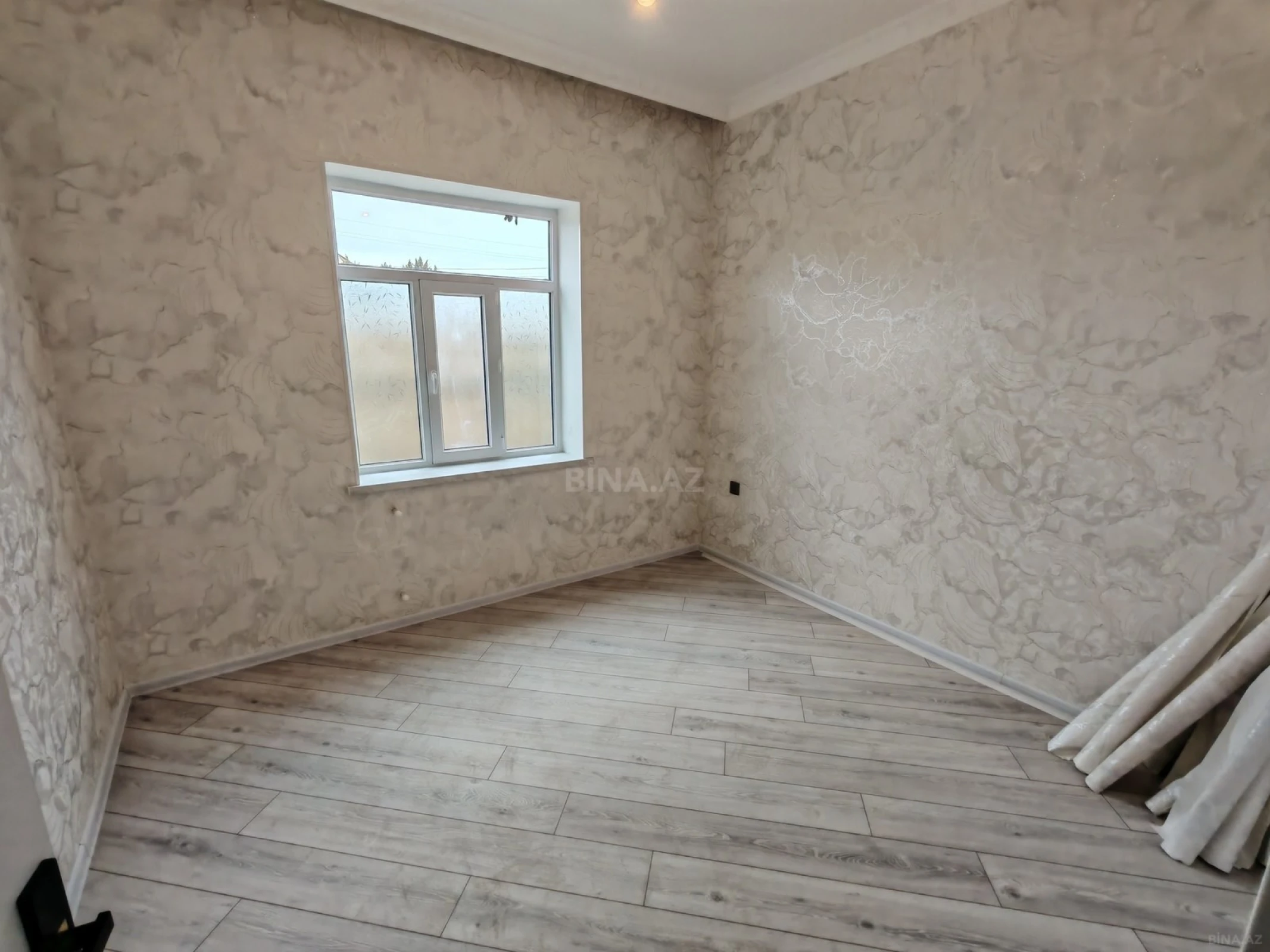 Satılır 4 otaqlı həyət evi 130 m²