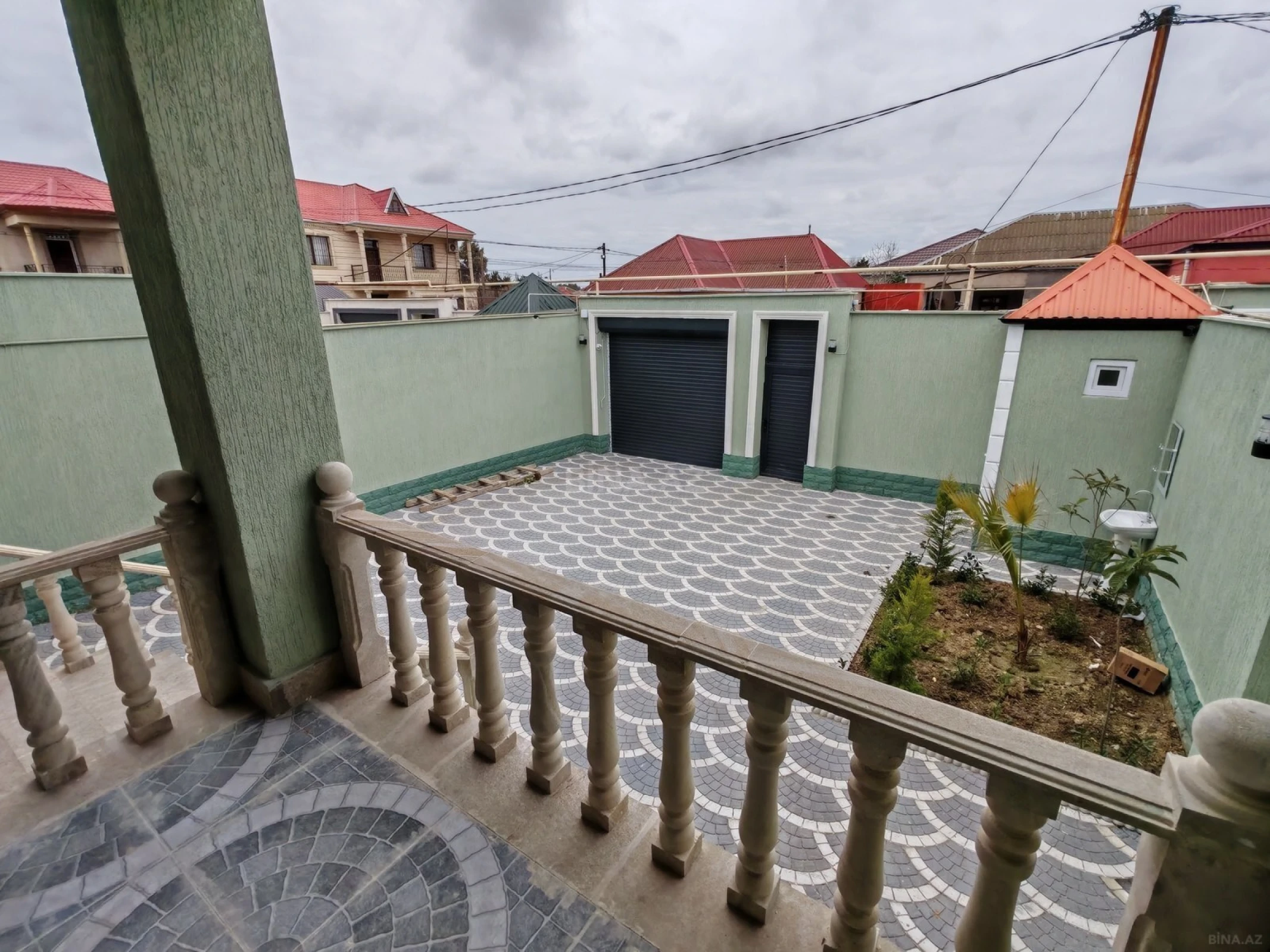 Satılır 4 otaqlı həyət evi 130 m²