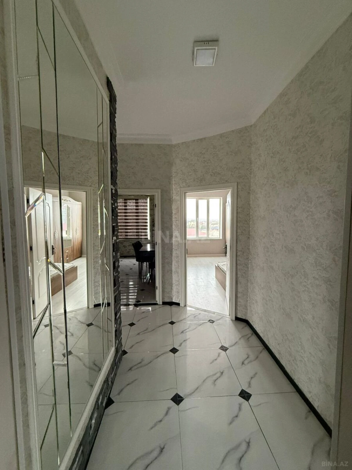 Satılır 3 otaqlı mənzil 86 m²