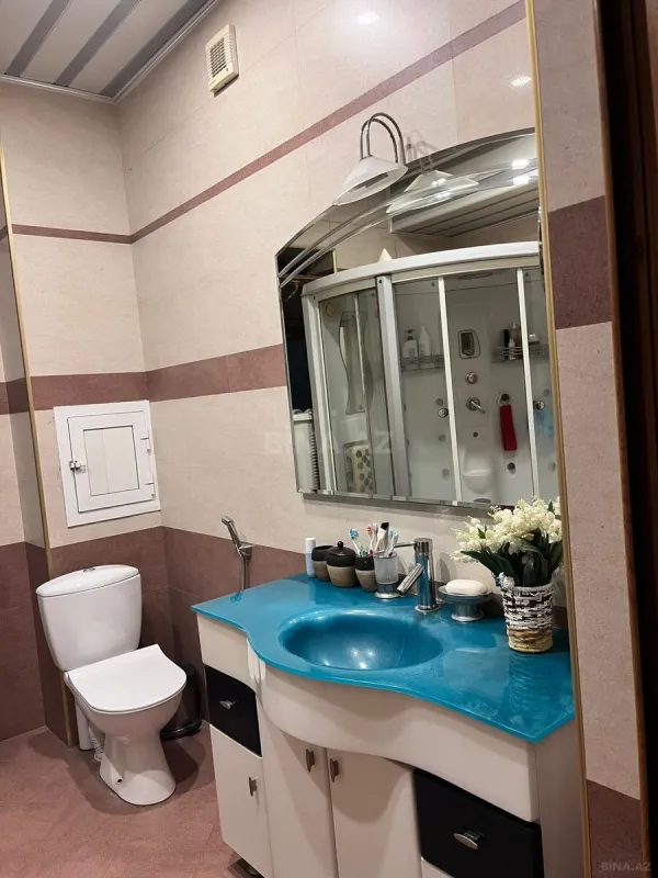 Satılır 4 otaqlı mənzil 191 m²