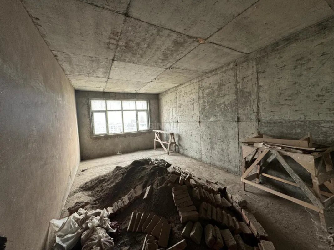 Satılır 4 otaqlı mənzil 203 m²