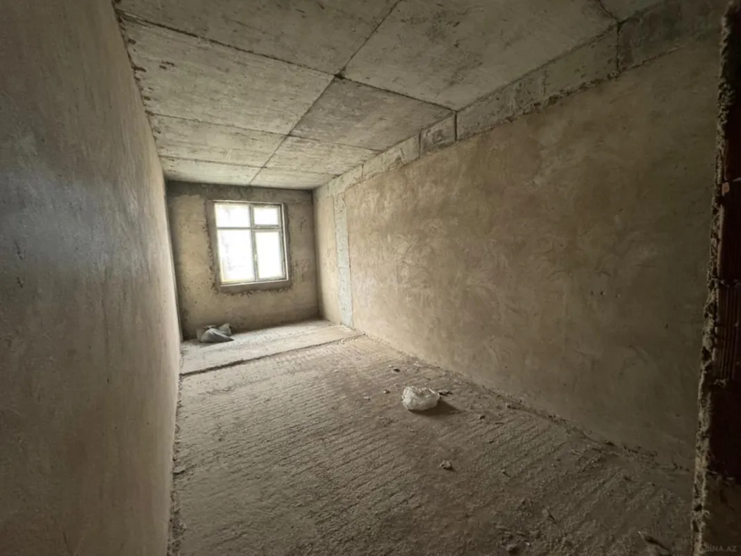 Satılır 4 otaqlı mənzil 203 m²