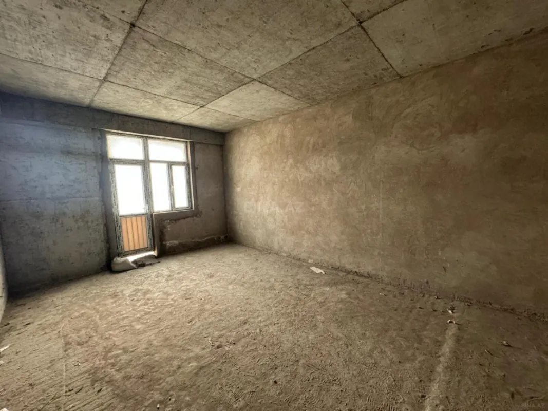 Satılır 4 otaqlı mənzil 203 m²