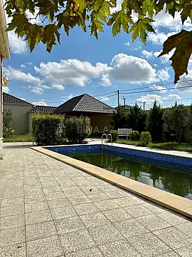 Satılır 4 otaqlı həyət evi 180 m²