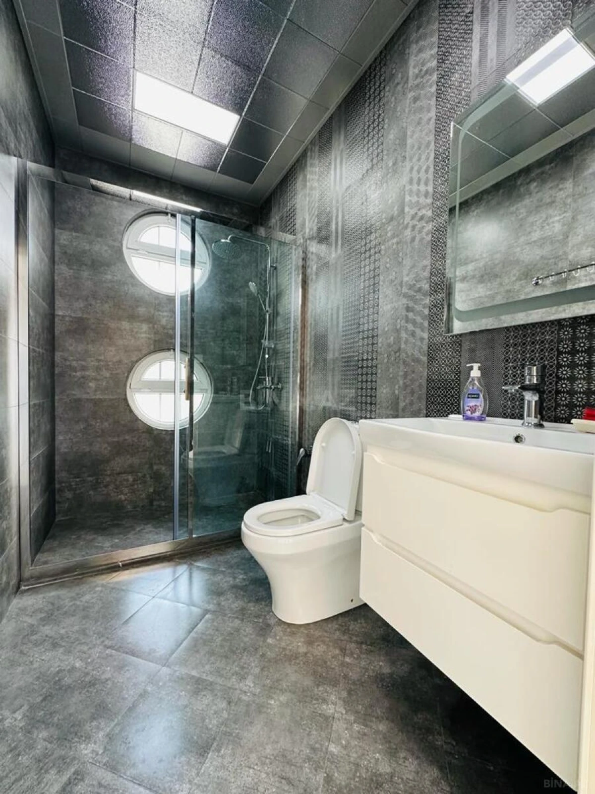 Satılır 4 otaqlı həyət evi 180 m²