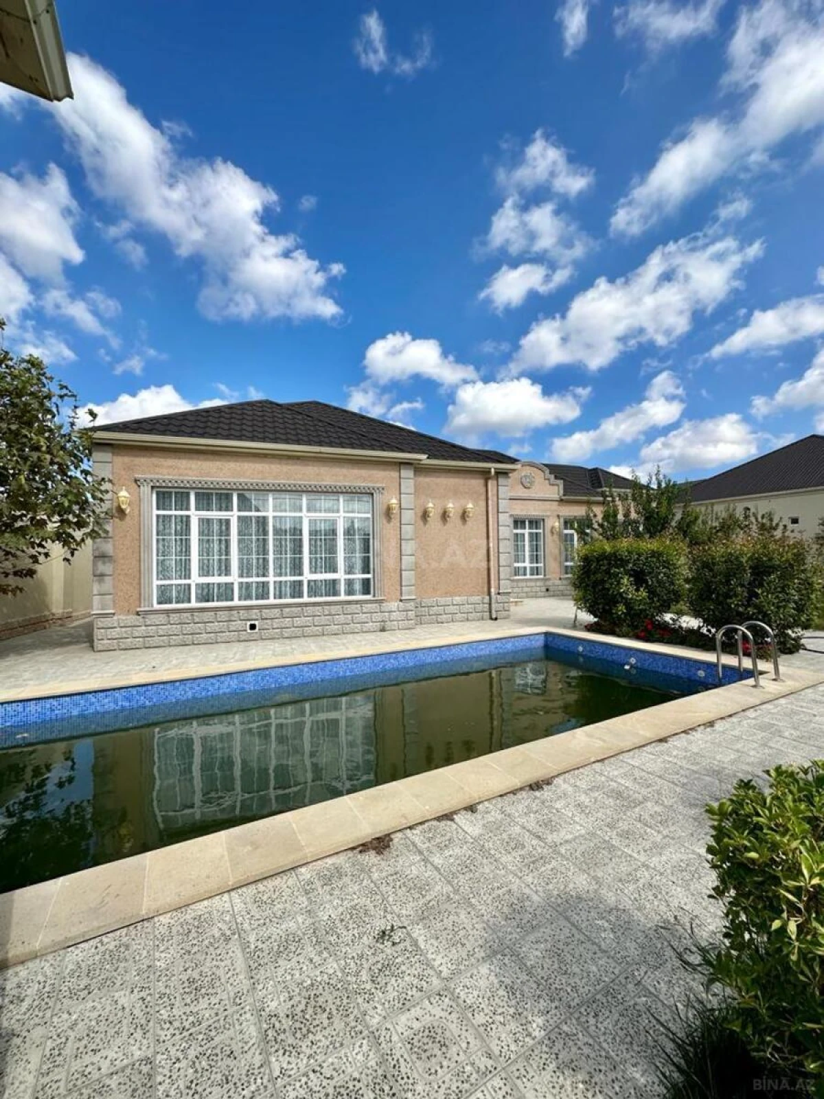 Satılır 4 otaqlı həyət evi 180 m²