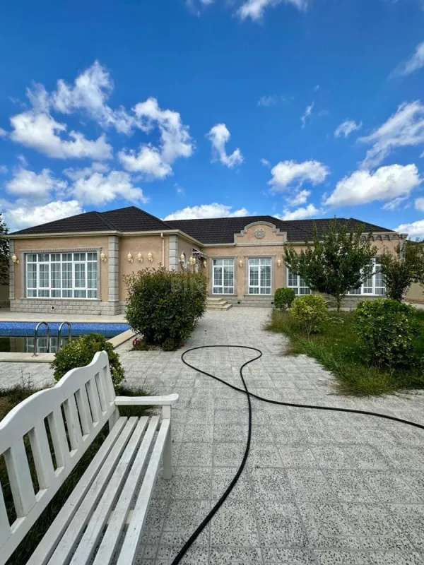 Satılır 4 otaqlı həyət evi 180 m²