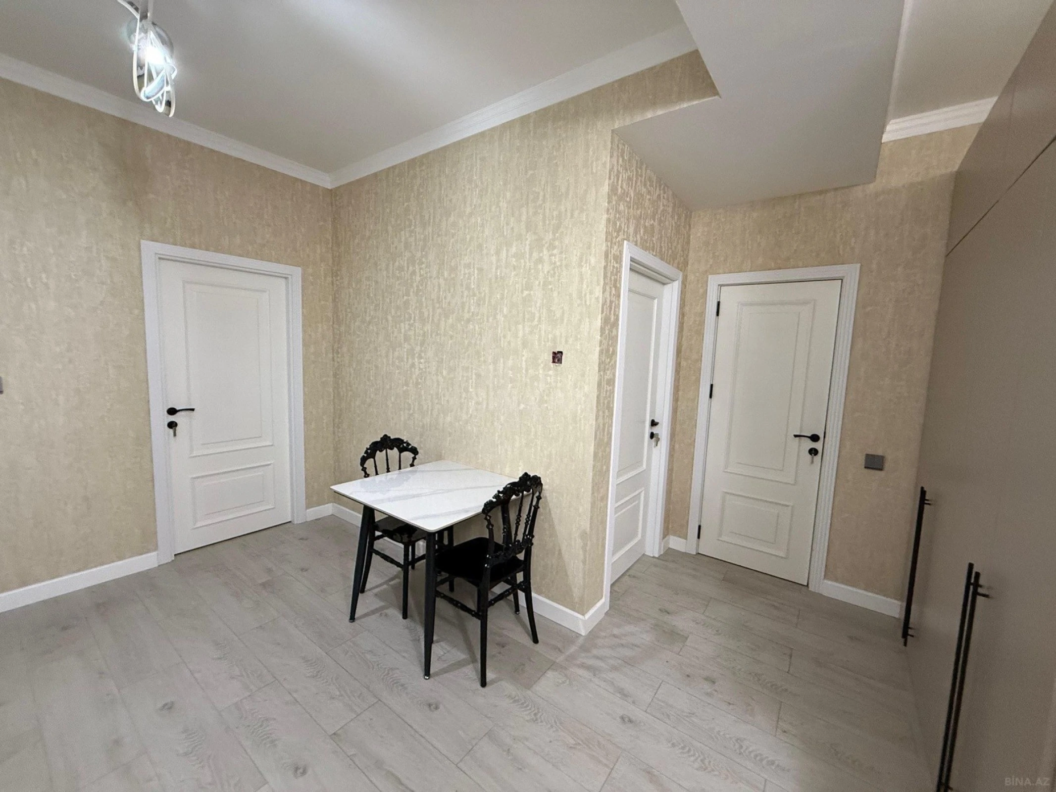 Kirayə verilir 2 otaqlı mənzil 55 m²