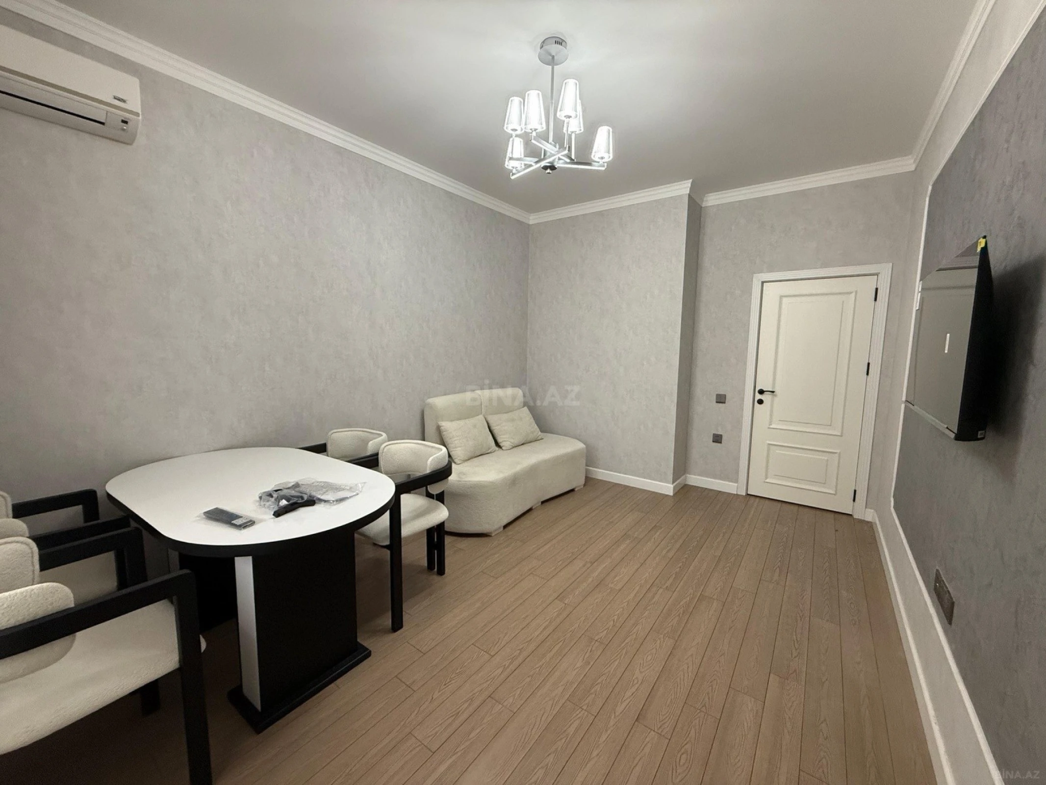 Kirayə verilir 2 otaqlı mənzil 55 m²