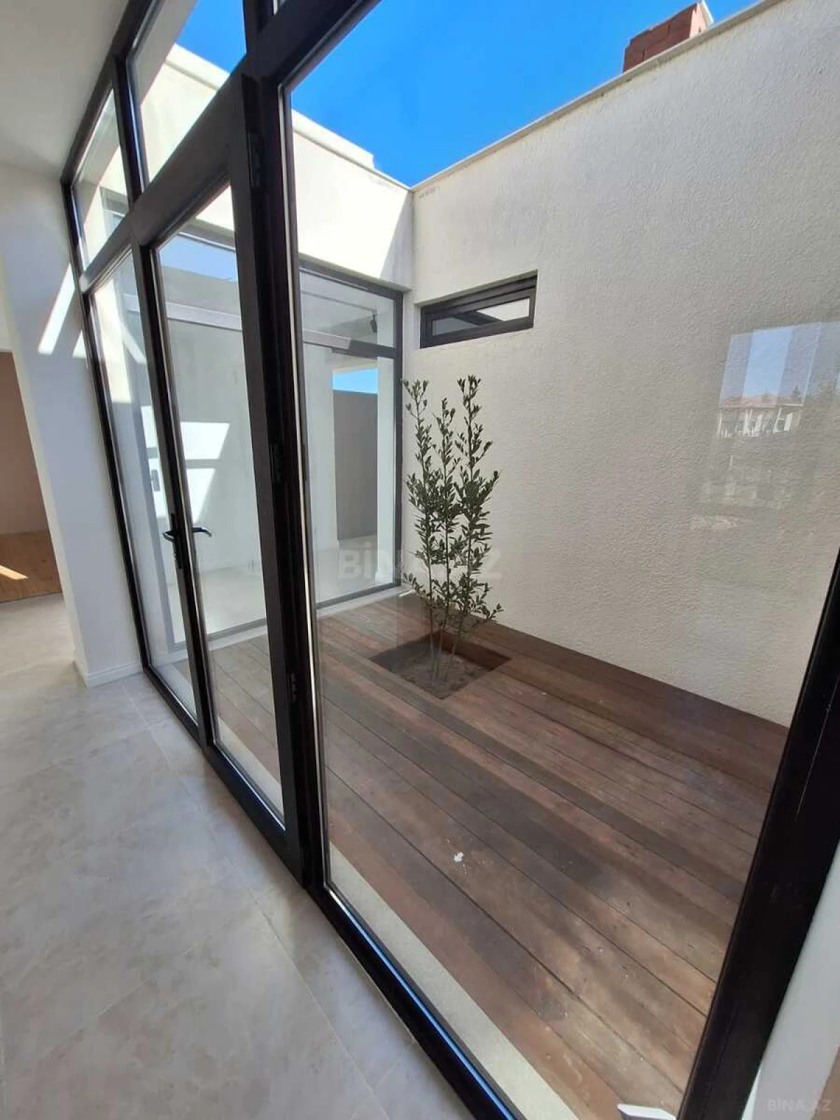 Kirayə verilir 6 otaqlı həyət evi 220 m²