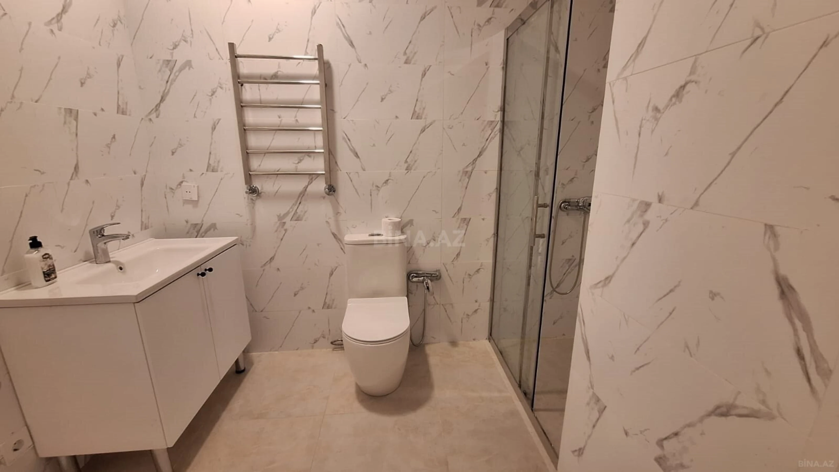 Kirayə verilir 6 otaqlı həyət evi 220 m²