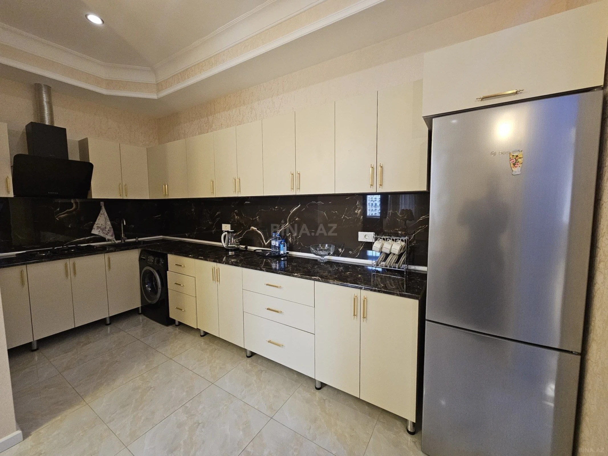 Kirayə verilir 2 otaqlı mənzil 75 m²