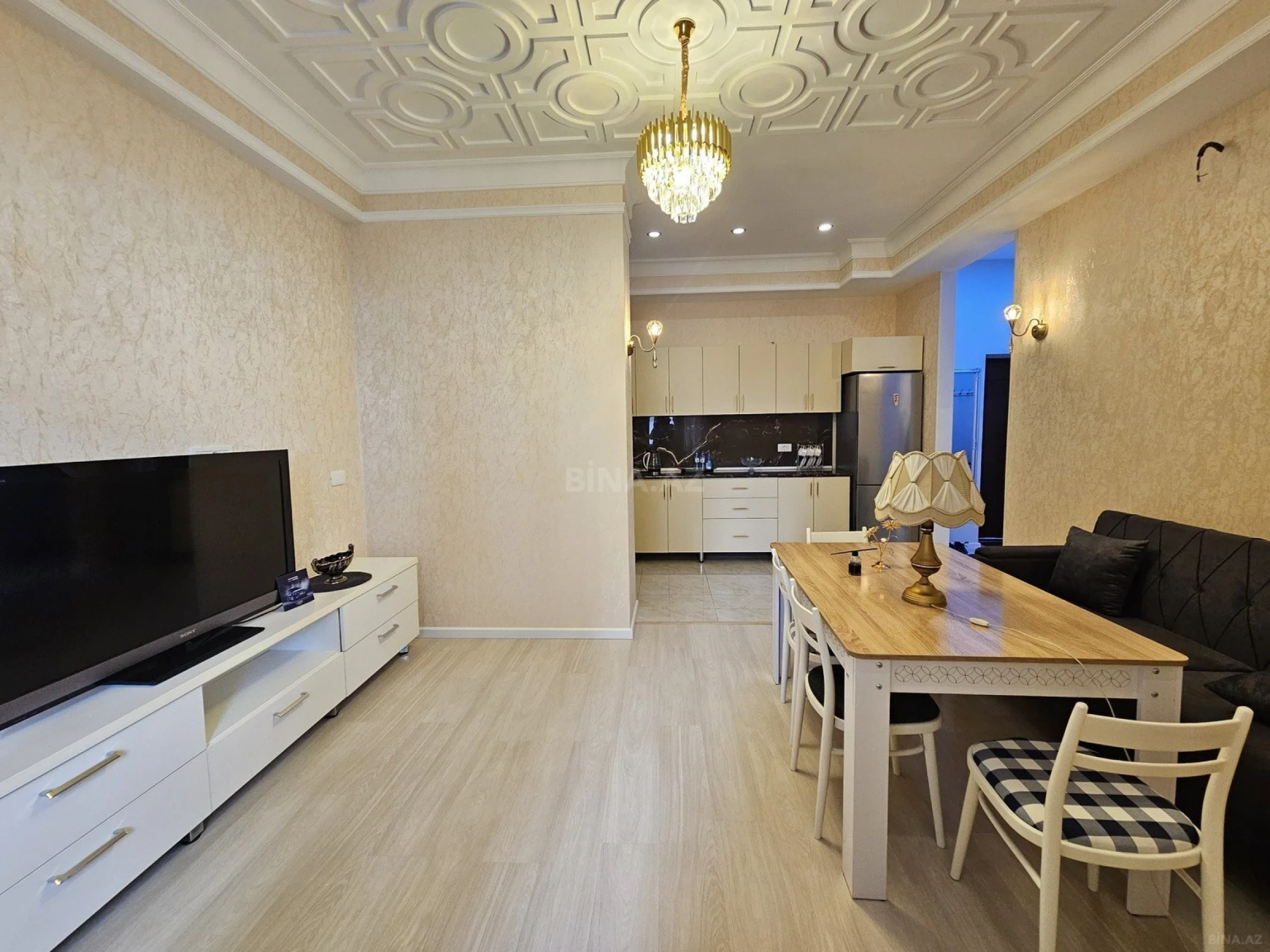 Kirayə verilir 2 otaqlı mənzil 75 m²
