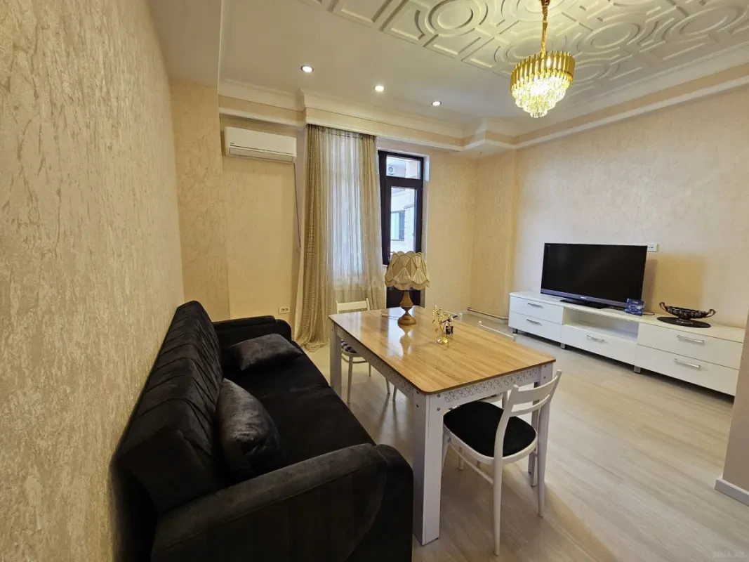 Kirayə verilir 2 otaqlı mənzil 75 m²