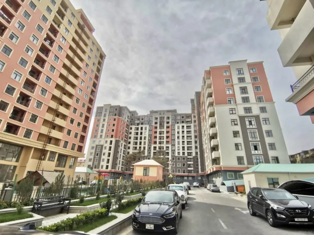 Satılır 2 otaqlı mənzil 95 m²