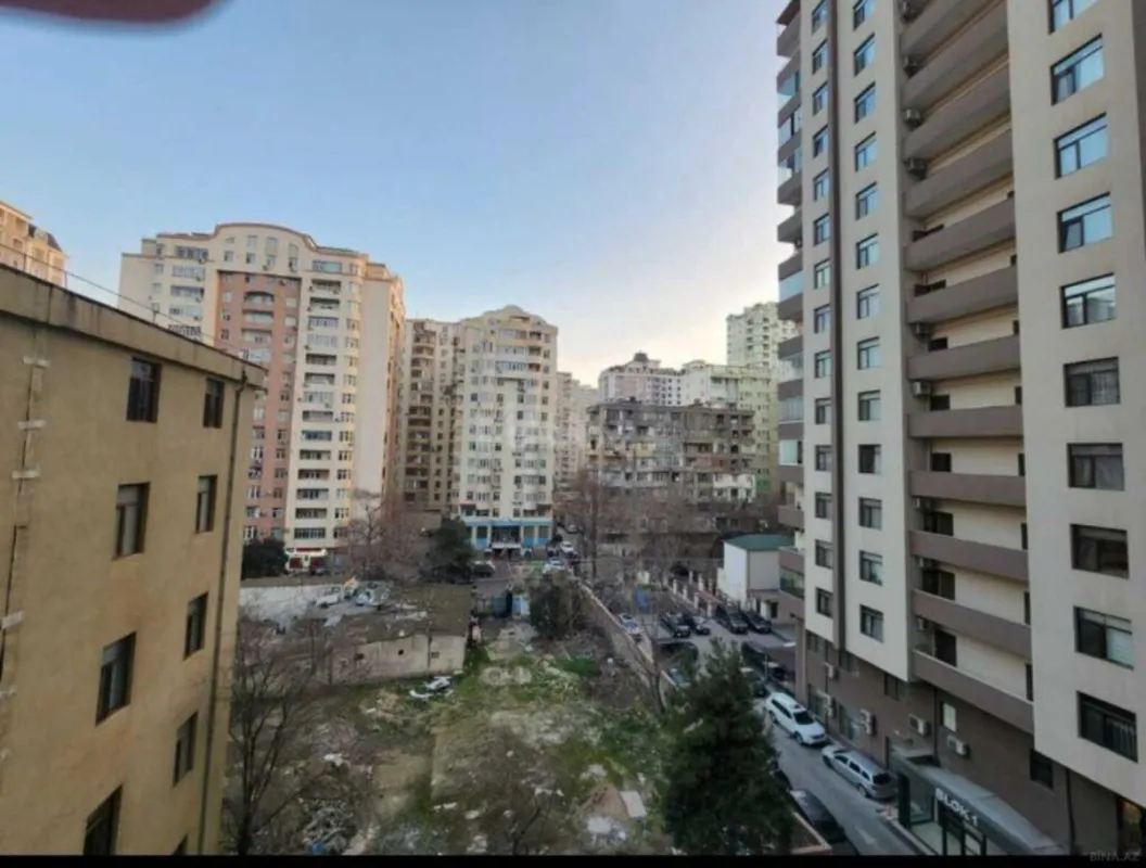 Kirayə verilir 2 otaqlı mənzil 115 m²