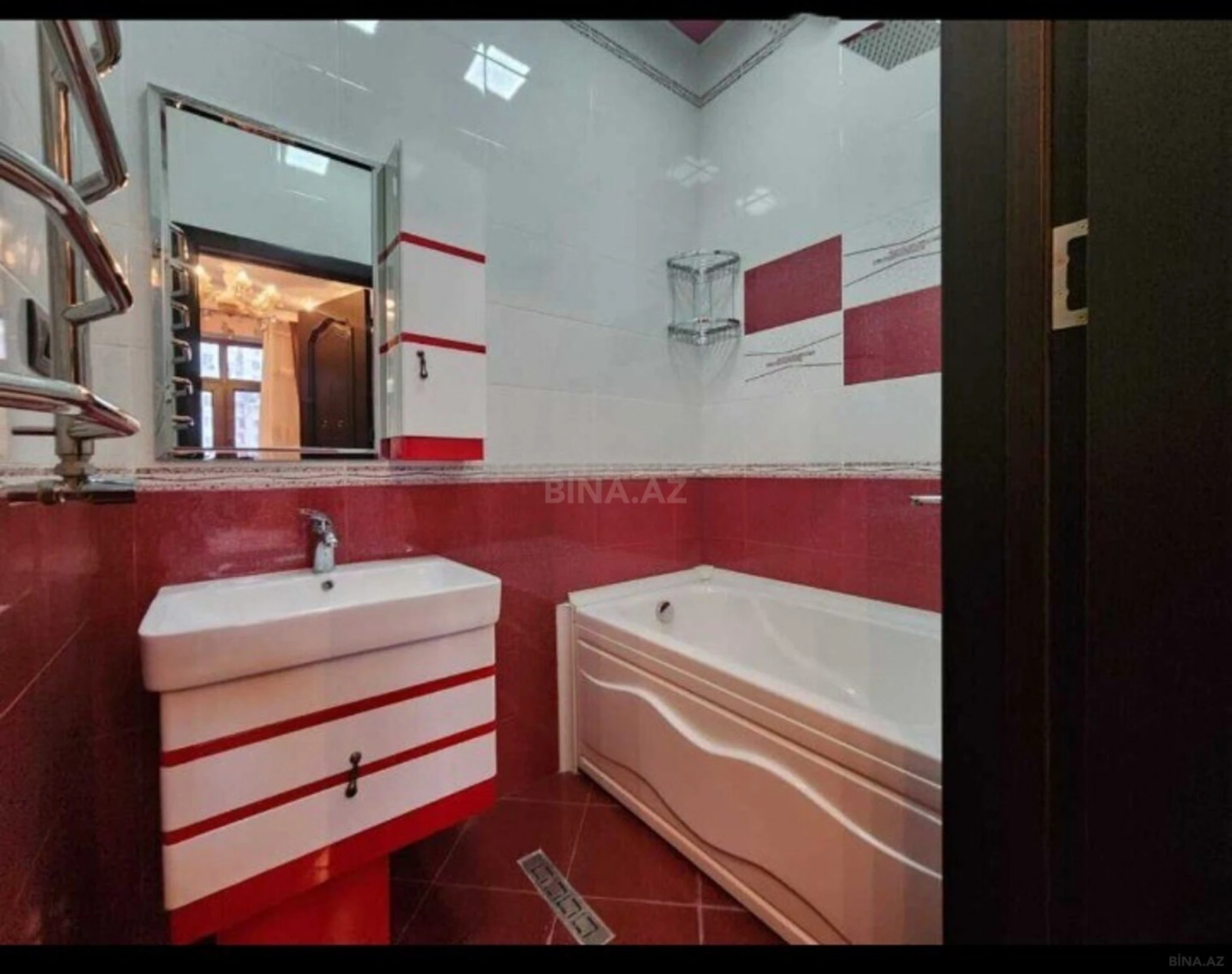 Kirayə verilir 2 otaqlı mənzil 115 m²