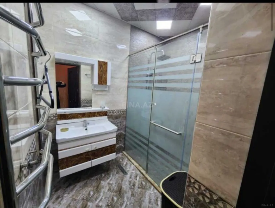 Kirayə verilir 2 otaqlı mənzil 115 m²