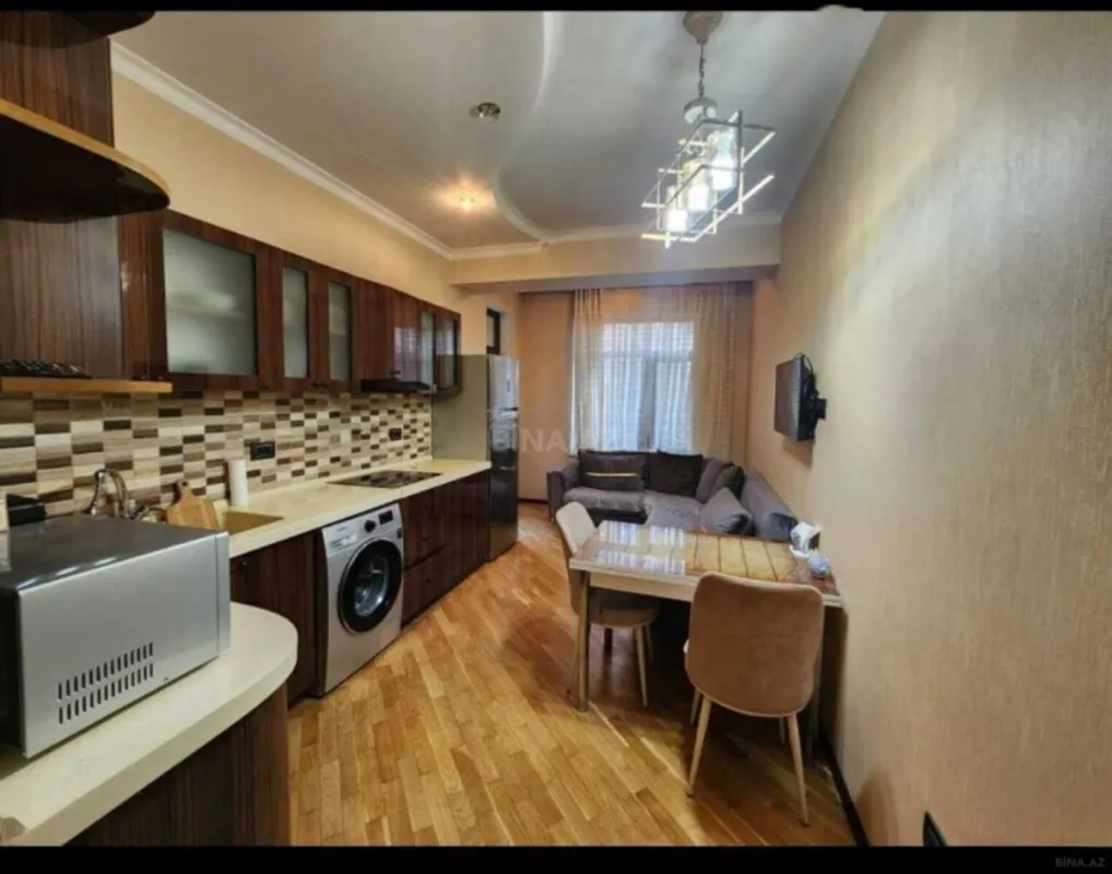 Kirayə verilir 2 otaqlı mənzil 115 m²