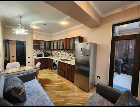 Kirayə verilir 2 otaqlı mənzil 115 m²