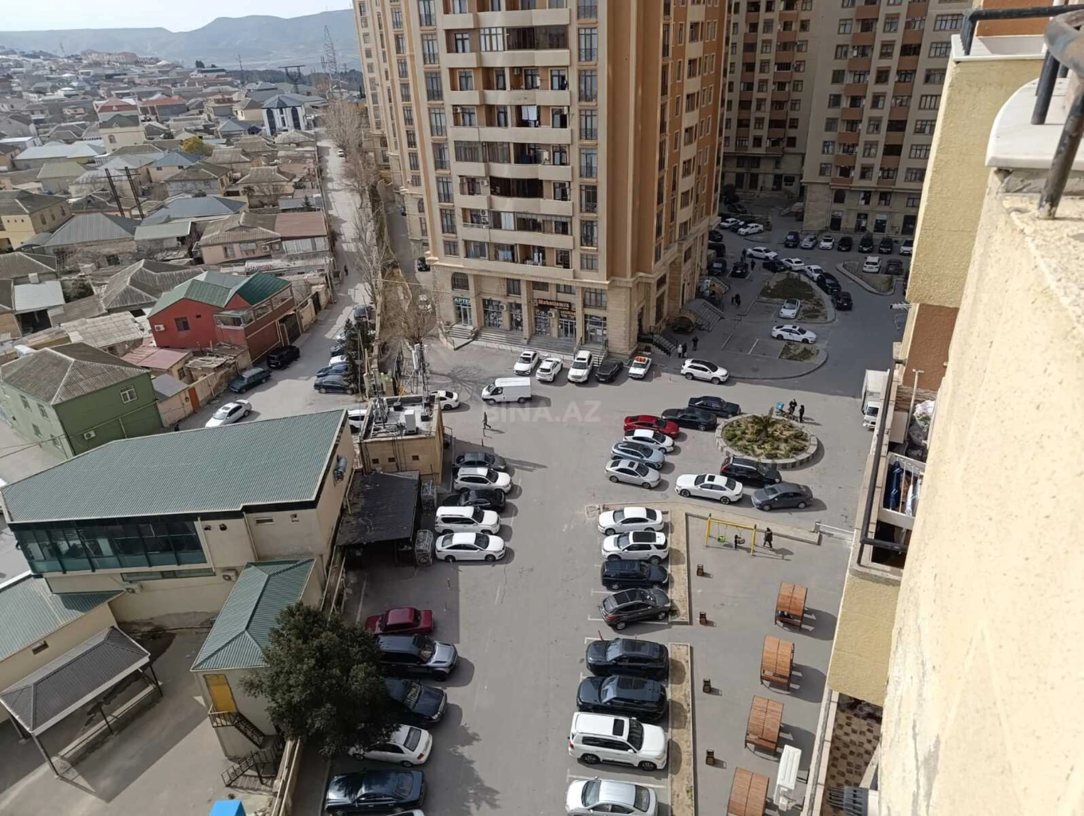 Satılır 3 otaqlı mənzil 124 m²