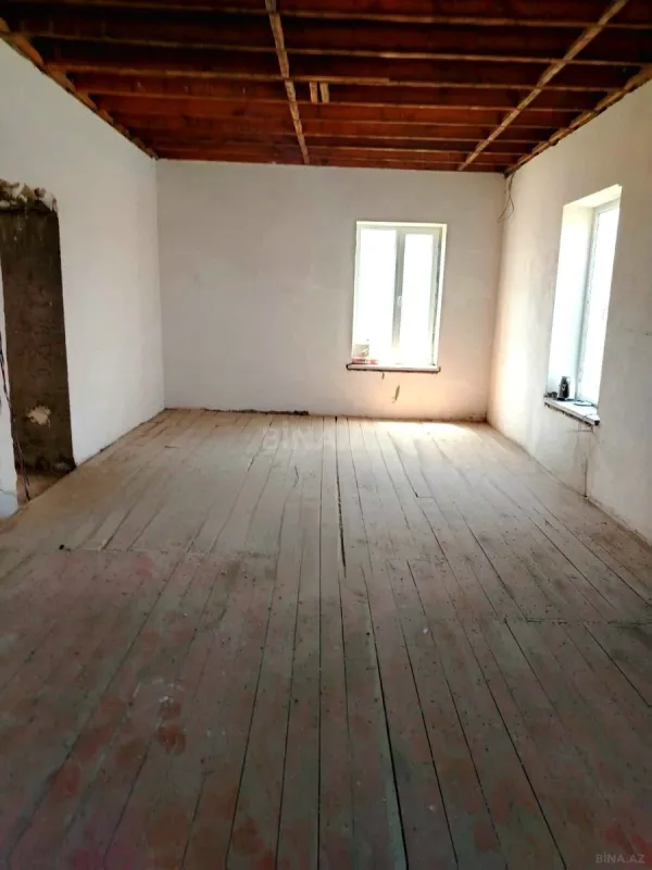 Satılır 6 otaqlı həyət evi 450 m²