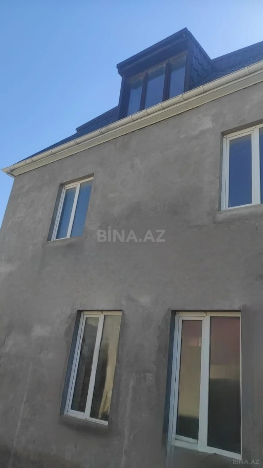 Satılır 6 otaqlı həyət evi 450 m²