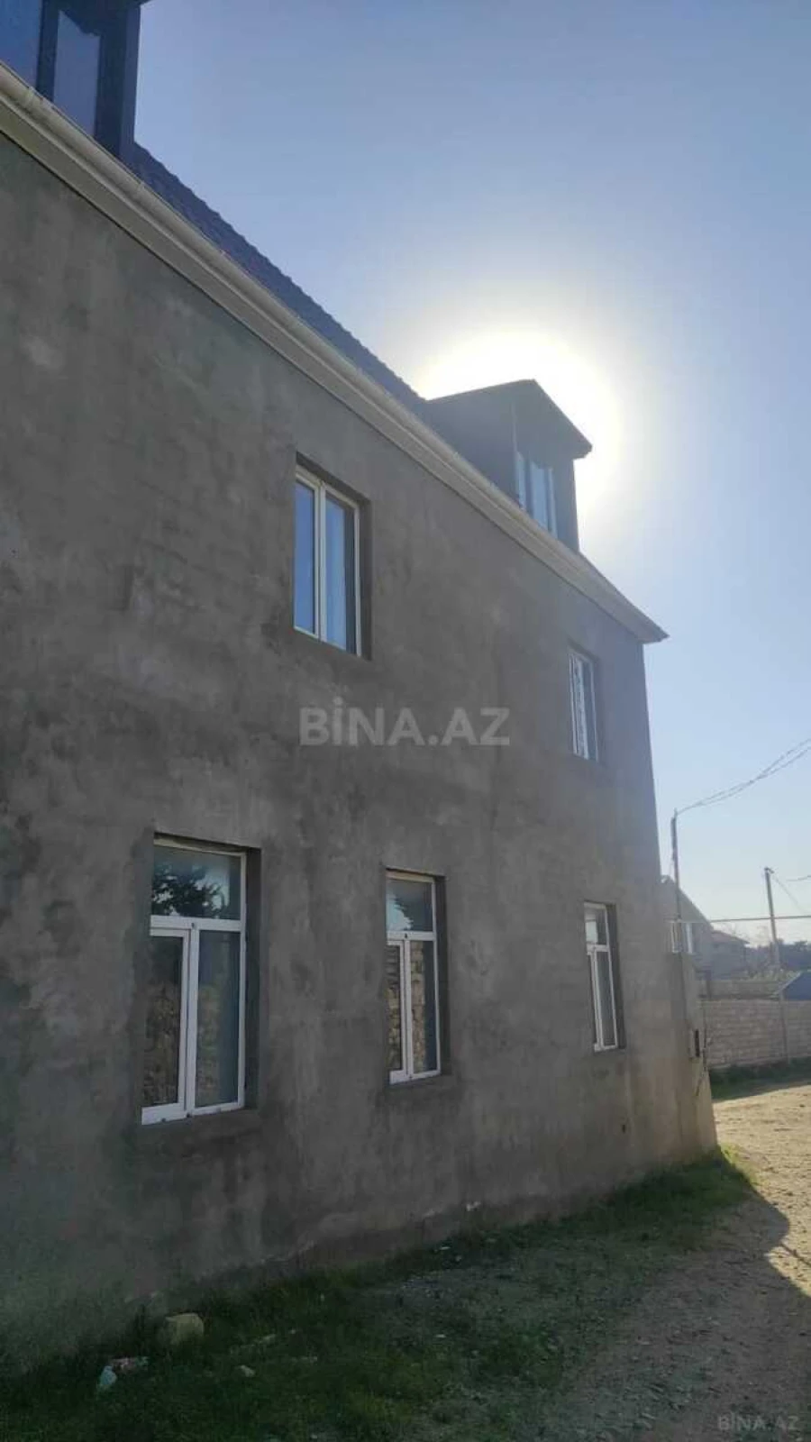 Satılır 6 otaqlı həyət evi 450 m²