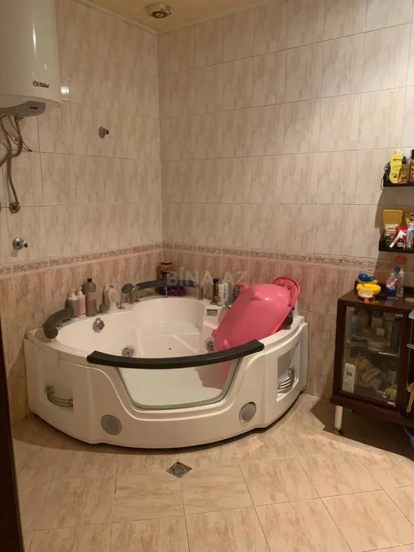 Satılır 2 otaqlı mənzil 86 m²